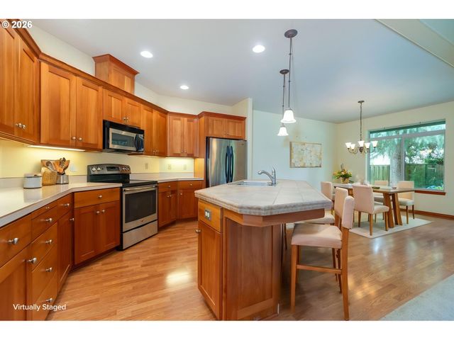 1969 Nw WOODLAND Dr, Mc Minnville, OR 97128