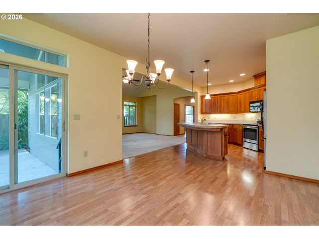 1969 Nw WOODLAND Dr, Mc Minnville, OR 97128