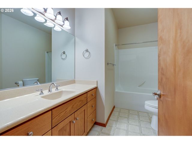 1969 Nw WOODLAND Dr, Mc Minnville, OR 97128