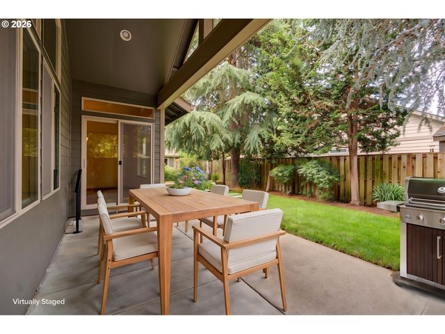 1969 Nw WOODLAND Dr, Mc Minnville, OR 97128