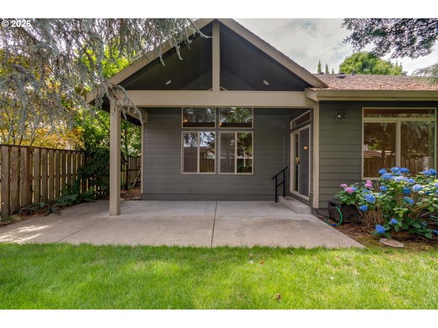 1969 Nw WOODLAND Dr, Mc Minnville, OR 97128