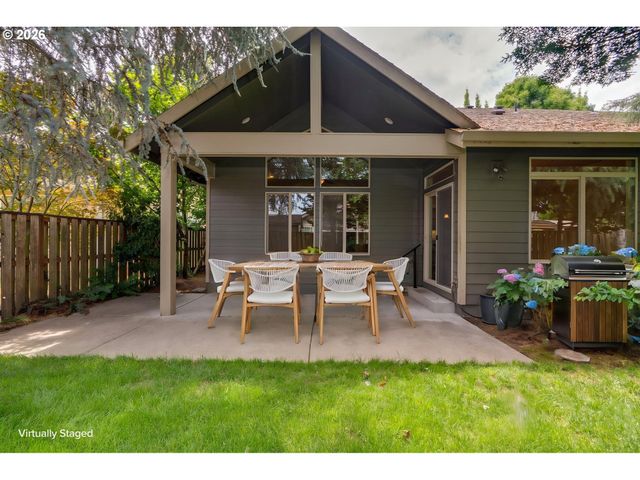 1969 Nw WOODLAND Dr, Mc Minnville, OR 97128