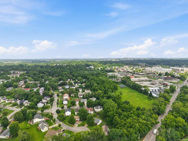 1204 W Woodhill Drive, Bloomington, IN 47403