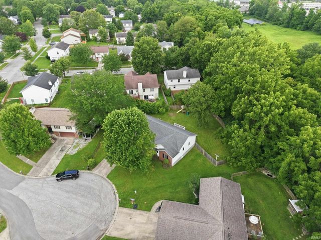 1204 W Woodhill Drive, Bloomington, IN 47403