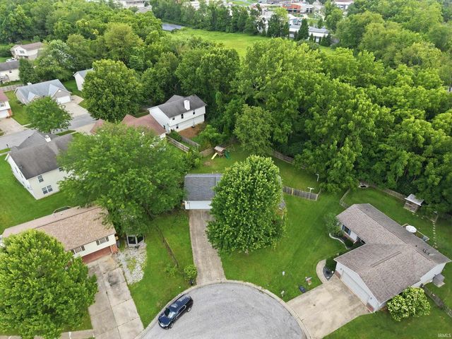 1204 W Woodhill Drive, Bloomington, IN 47403