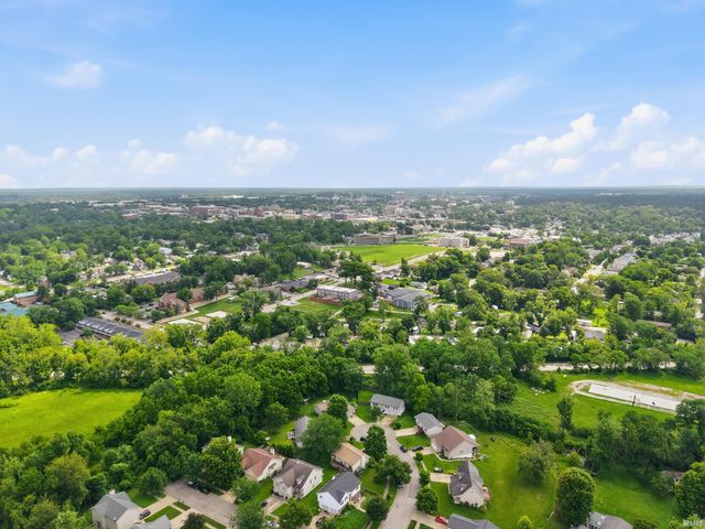 1204 W Woodhill Drive, Bloomington, IN 47403