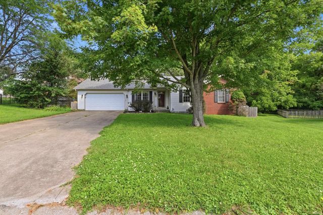 1204 W Woodhill Drive, Bloomington, IN 47403