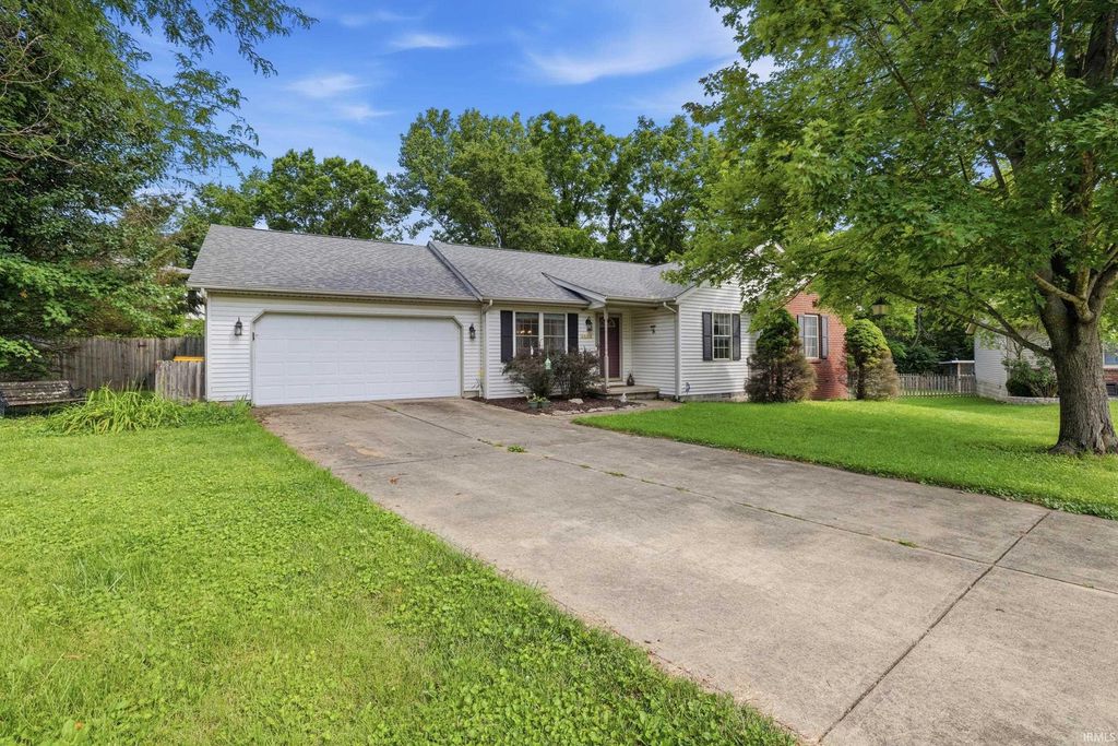 1204 W Woodhill Drive, Bloomington, IN 47403