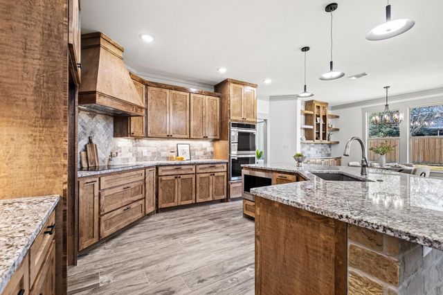 512 Bandera Drive, Howe, TX 75459