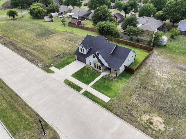 512 Bandera Drive, Howe, TX 75459