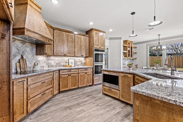 512 Bandera Drive, Howe, TX 75459