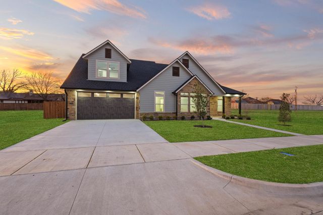 512 Bandera Drive, Howe, TX 75459