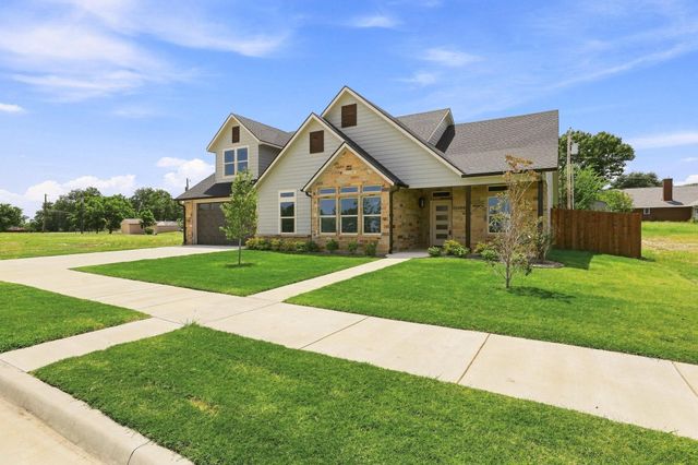 512 Bandera Drive, Howe, TX 75459