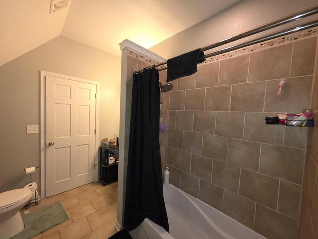 5528 W Auer AVENUE, Milwaukee, WI 53216
