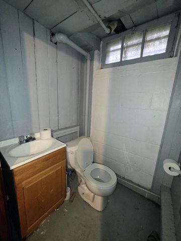 5528 W Auer AVENUE, Milwaukee, WI 53216