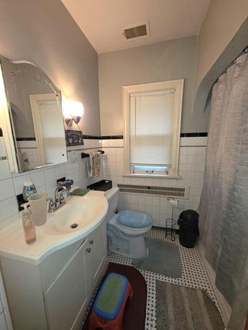 5528 W Auer AVENUE, Milwaukee, WI 53216