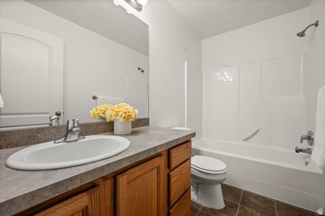 259 E SUNSHINE DR, Saratoga Springs, UT 84045