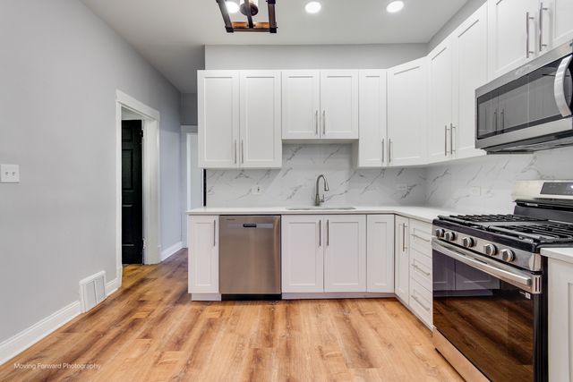 4018 W Arthington Street, Chicago, IL 60624