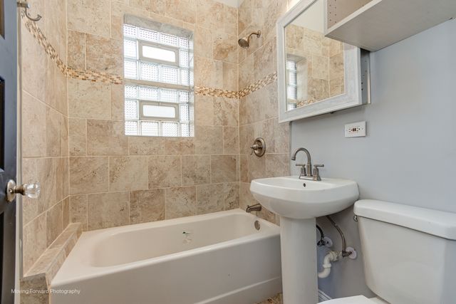 4018 W Arthington Street, Chicago, IL 60624