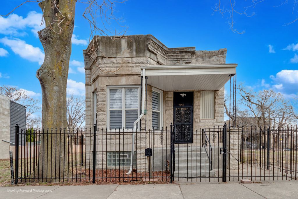 4018 W Arthington Street, Chicago, IL 60624