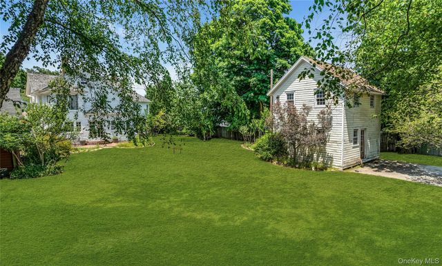 430 Montauk Highway, East Moriches, NY 11940