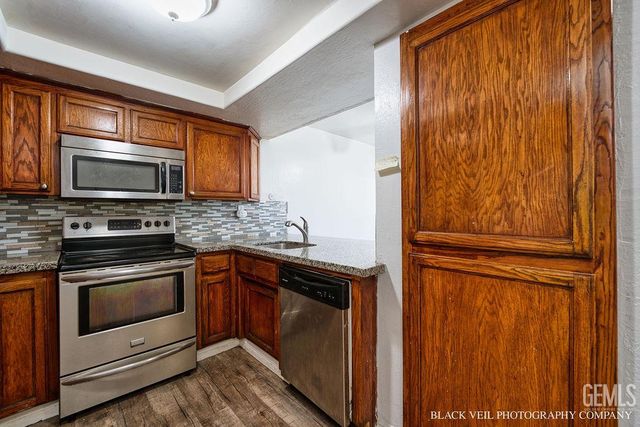 3600 O Street 12, Bakersfield, CA 93301