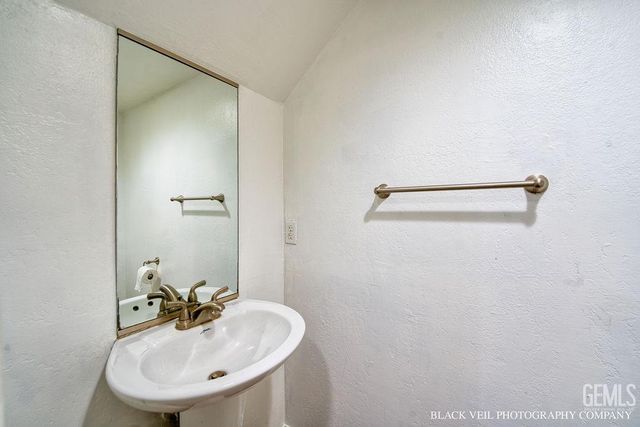 3600 O Street 12, Bakersfield, CA 93301