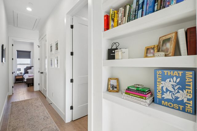 145 N Henderson Avenue 102, Dallas, TX 75214