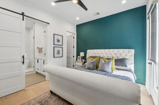 145 N Henderson Avenue 102, Dallas, TX 75214