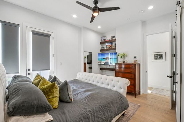 145 N Henderson Avenue 102, Dallas, TX 75214