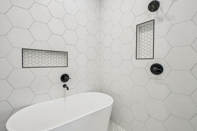 145 N Henderson Avenue 102, Dallas, TX 75214