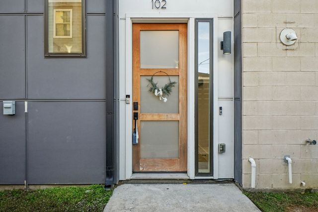 145 N Henderson Avenue 102, Dallas, TX 75214