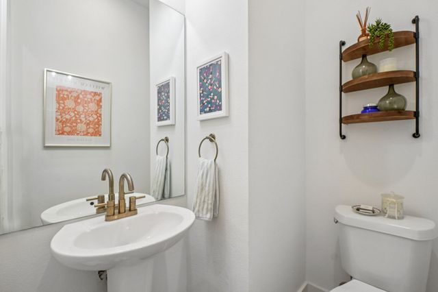 145 N Henderson Avenue 102, Dallas, TX 75214