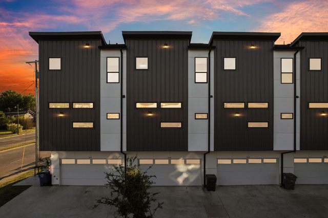 145 N Henderson Avenue 102, Dallas, TX 75214