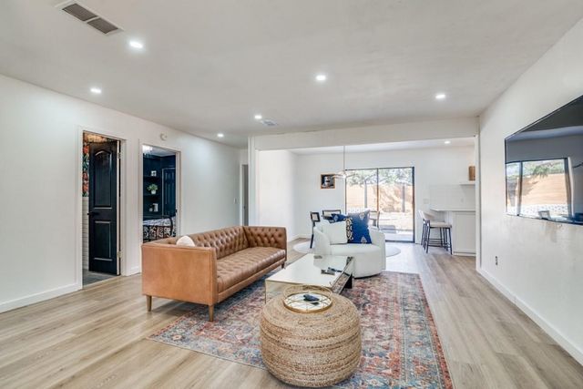 266 Lakeside Drive, Rockwall, TX 75032