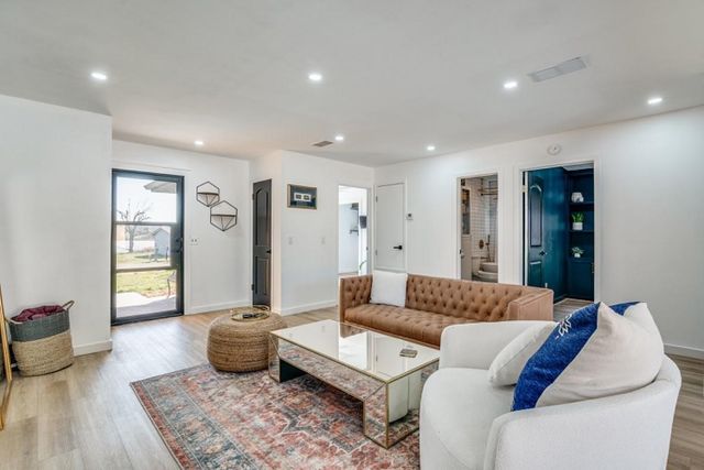 266 Lakeside Drive, Rockwall, TX 75032