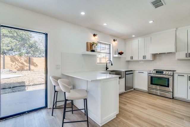 266 Lakeside Drive, Rockwall, TX 75032