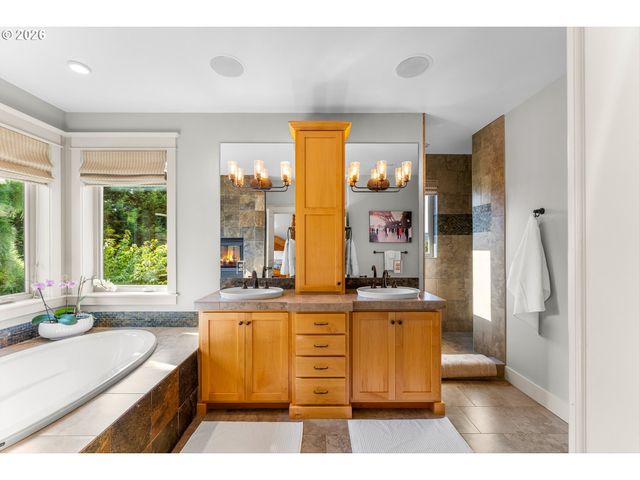 14152 Se TARNAHAN Ct, Happy Valley, OR 97086