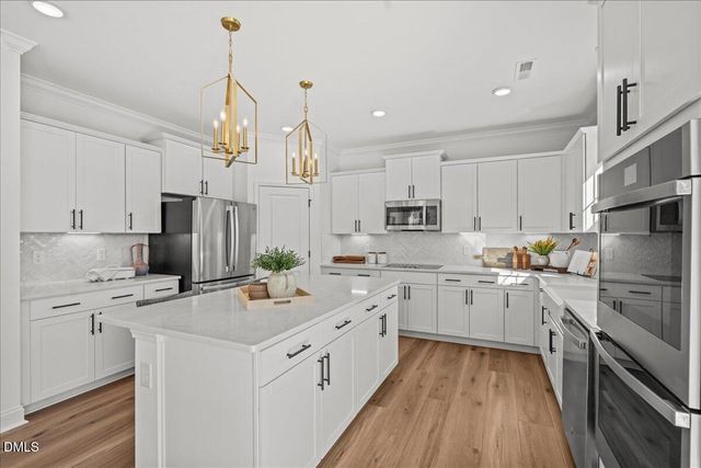 512 Hipwood Drive, Zebulon, NC 27597