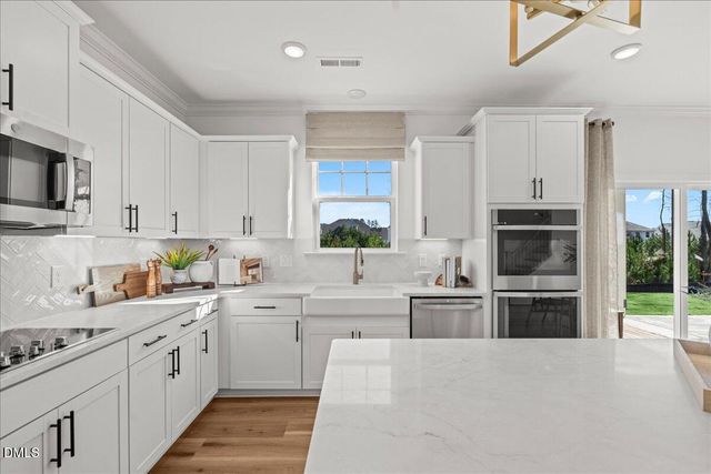 512 Hipwood Drive, Zebulon, NC 27597