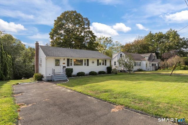 565 Pond Point Avenue, Milford, CT 06460