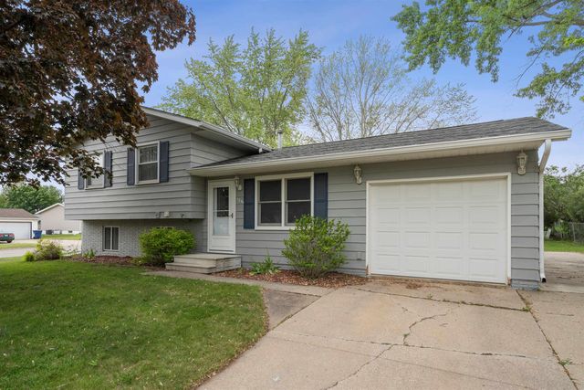 1348 Edgewood Drive, Waterloo, IA 50701