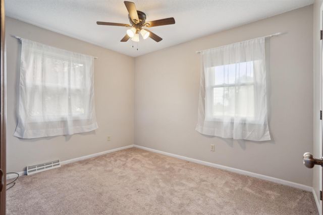 1348 Edgewood Drive, Waterloo, IA 50701