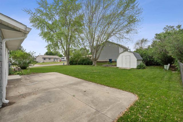 1348 Edgewood Drive, Waterloo, IA 50701