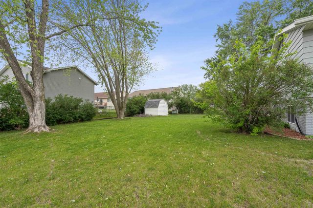 1348 Edgewood Drive, Waterloo, IA 50701