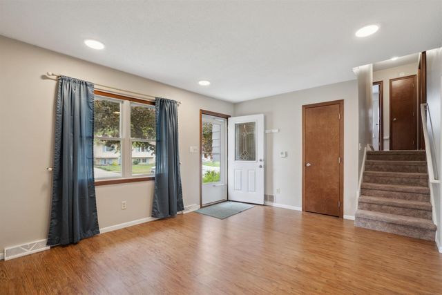 1348 Edgewood Drive, Waterloo, IA 50701
