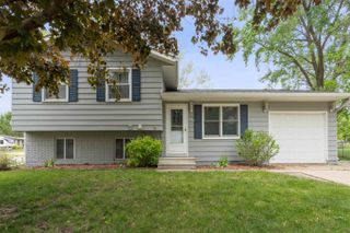 1348 Edgewood Drive, Waterloo, IA 50701
