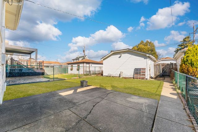 6120 W School Street, Chicago, IL 60634