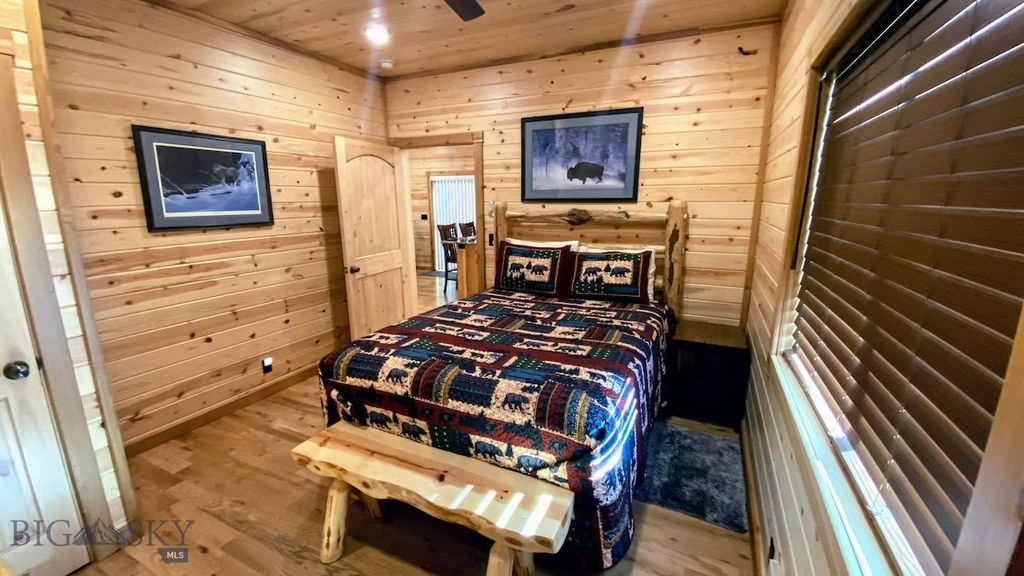 19 N Iris, West Yellowstone, MT 59758 photo 11