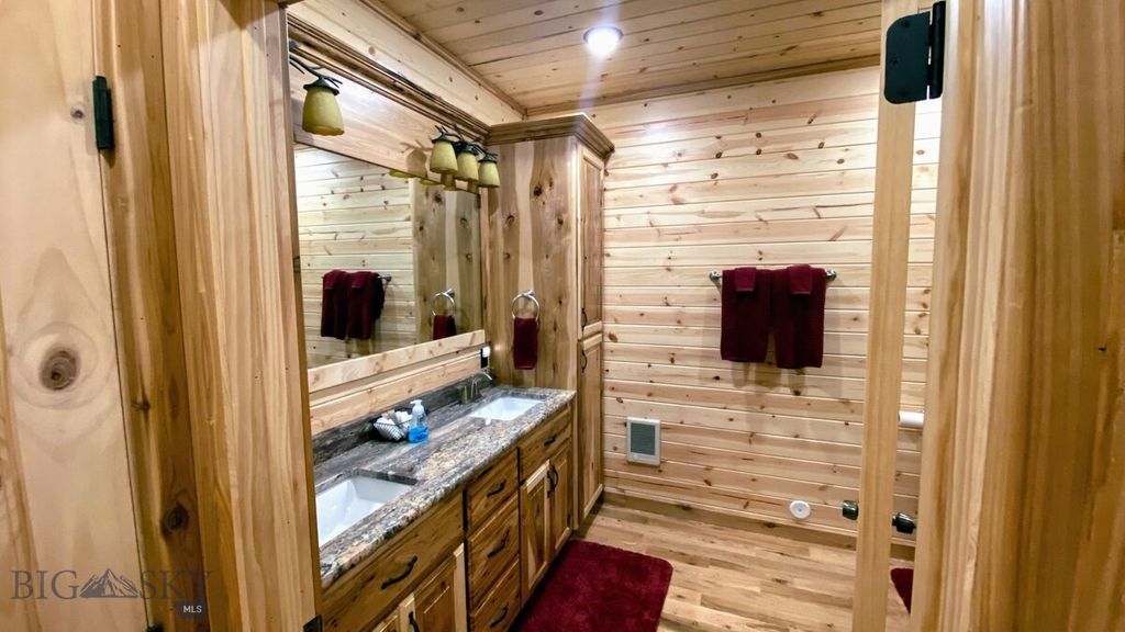 19 N Iris, West Yellowstone, MT 59758 photo 17